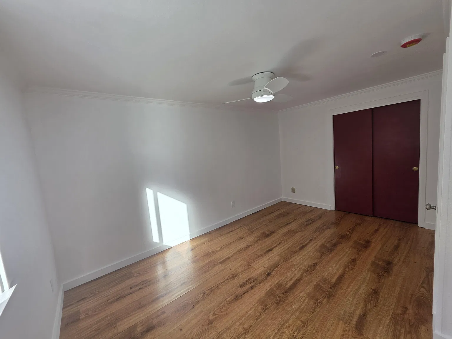 2 bed, 1000 sqft, $2,050 — Photo 4