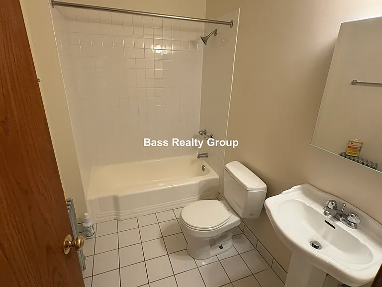4802 N Kedzie Ave #204 — Photo 5