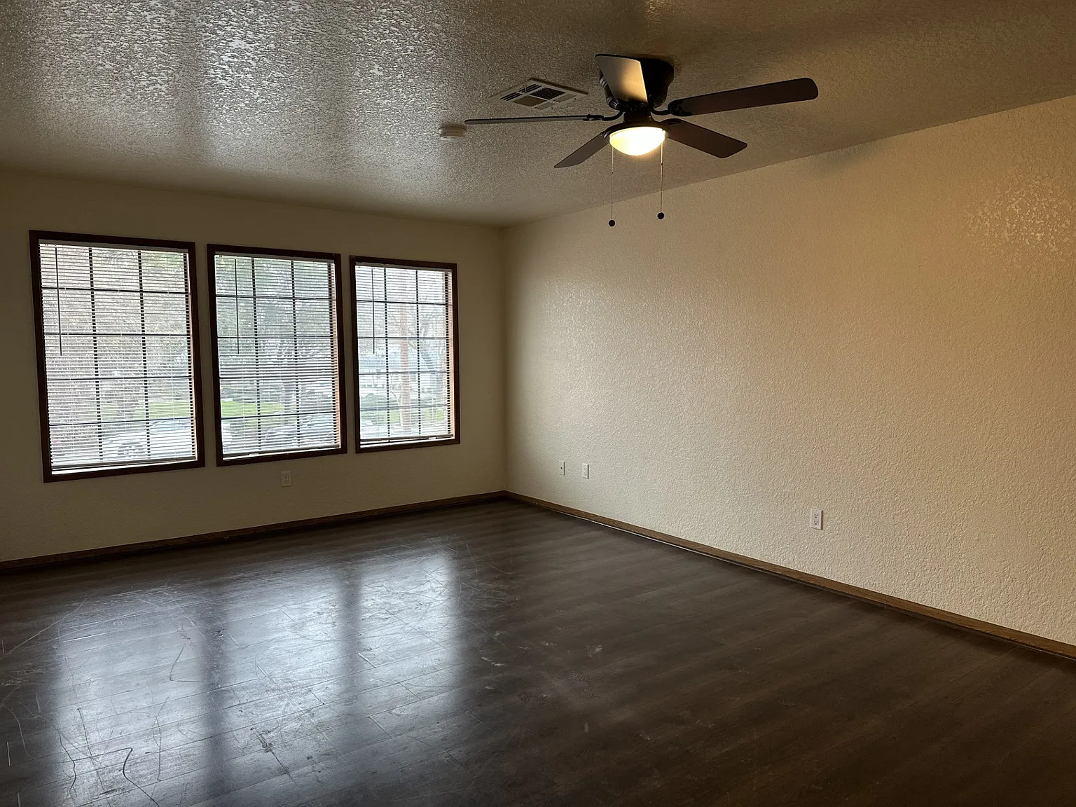 2 bed, 1000 sqft, $1,794 — Photo 4