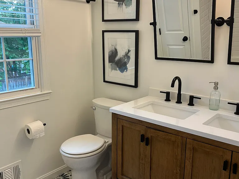 2nd bathroom