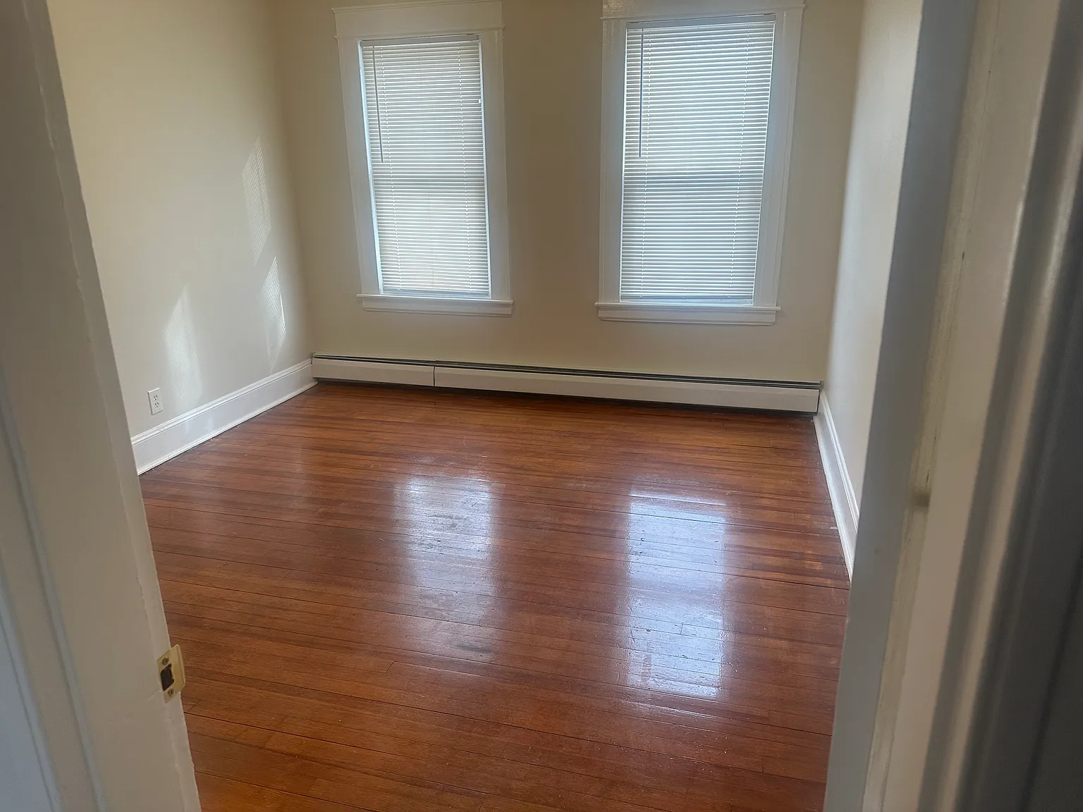 3 bed, 1391 sqft, $2,000 — Photo 4