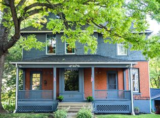 611 E 2nd St, Dixon, IL 61021