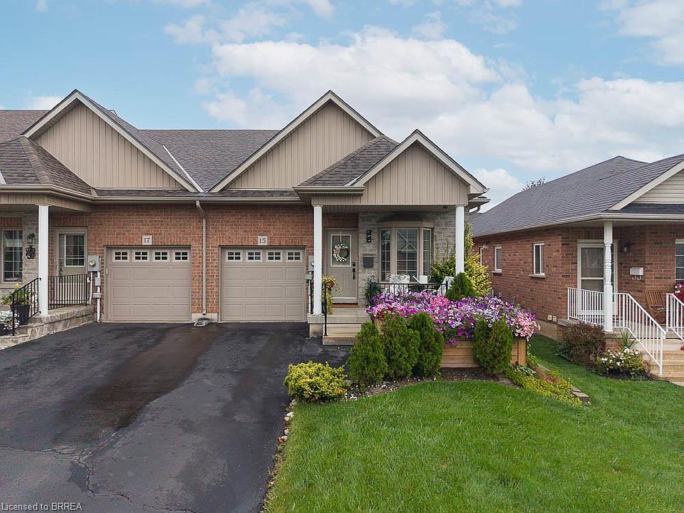 1st image of 15 Millcroft Dr