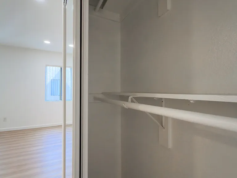 Laurel Canyon Place — Photo 11