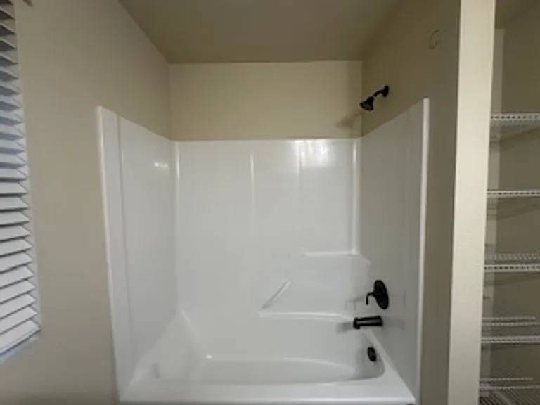 10136 SW Barber St — Photo 32