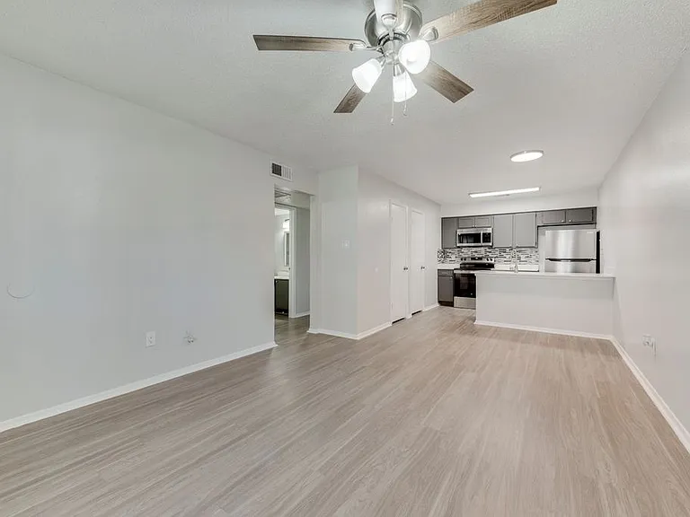 1200 Pecan Square Dr #8 — Photo 12