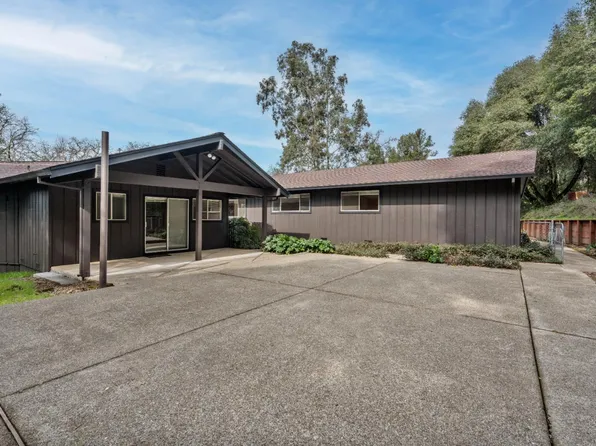 1261 Deerwood Drive, Ukiah, CA 95482