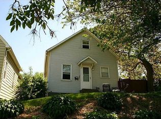 821 16th Ave SW, Cedar Rapids, IA 52404