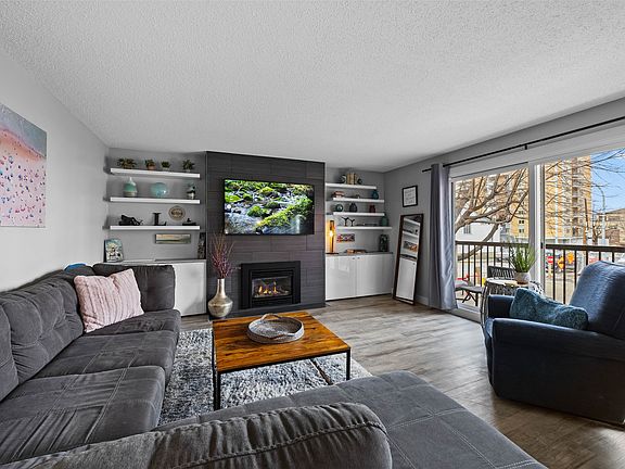 2nd image of 411 Nicola St #102