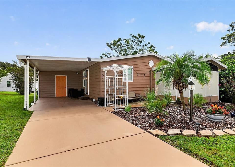 1st image of 1541 DORAL CIRCLE
