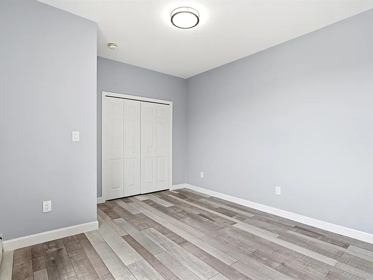 250-252 Main St #3R — Photo 12