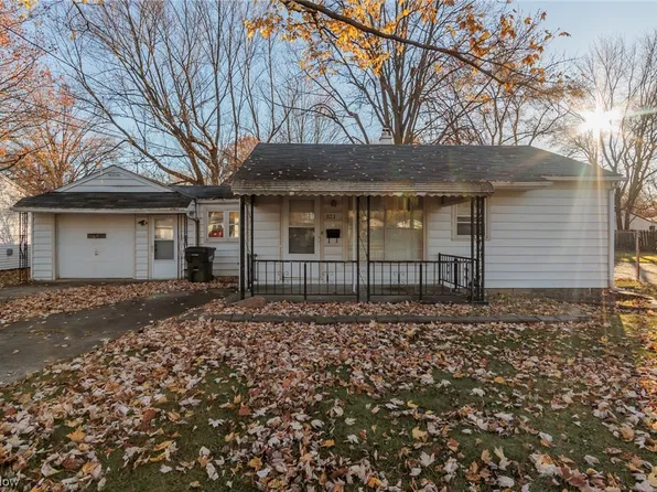 321 Edgewood Dr, Berea, OH 44017