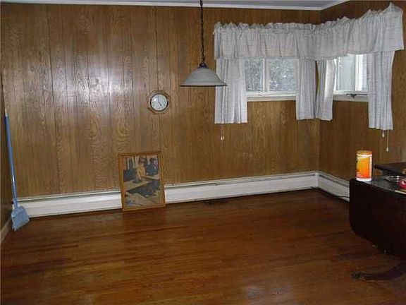 5th image of 208 Fairfield Ave