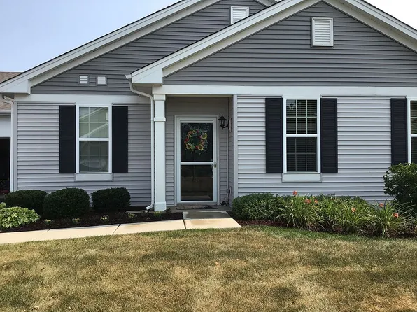 1592 Hannah Ln, Pingree Grove, IL 60140