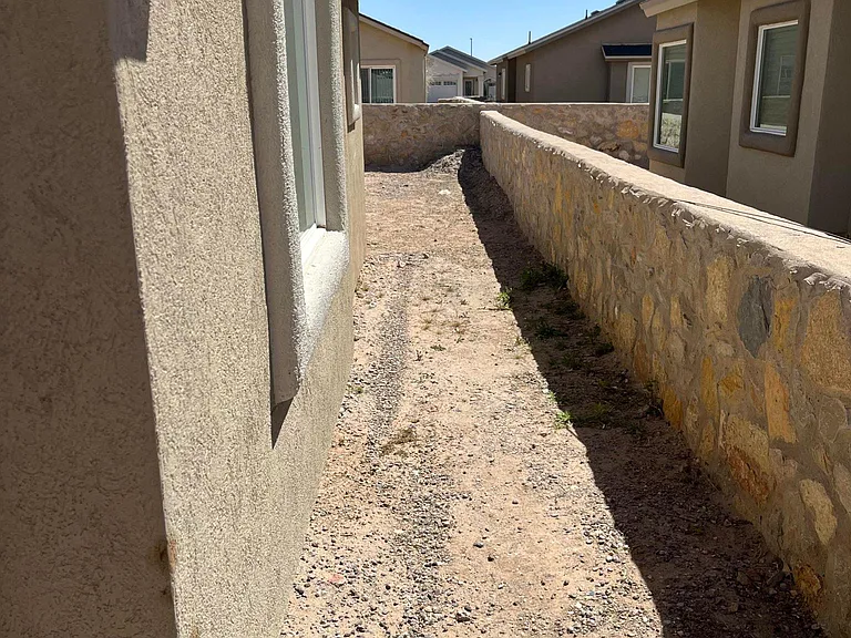 4988 Margarita Talamantes — Photo 12