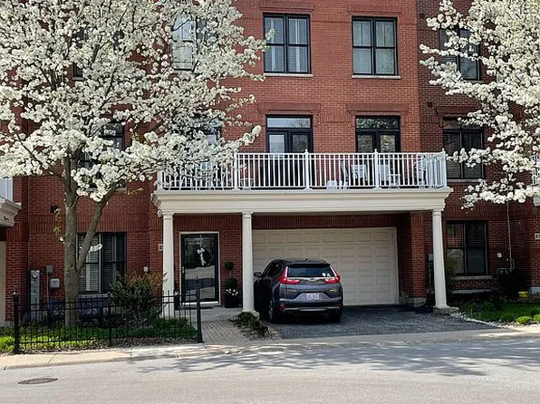 2740 Valor Dr #49, Glenview, IL 60026
