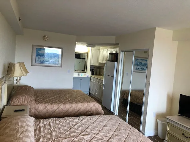 2704 S Atlantic Ave #4
