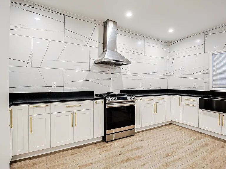 1170 Niles Ave NW — Photo 17