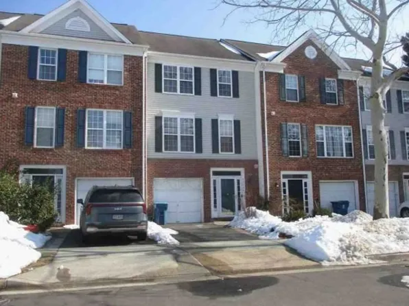 42886 Golf View Dr, Chantilly, VA 20152