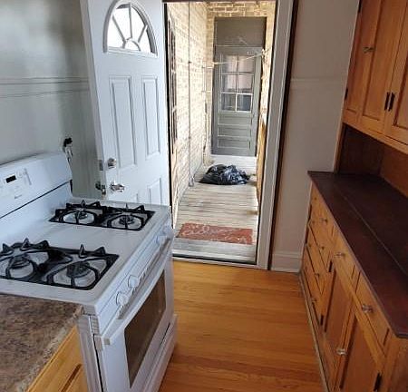2nd image of 2410 N Lawndale Ave #3W