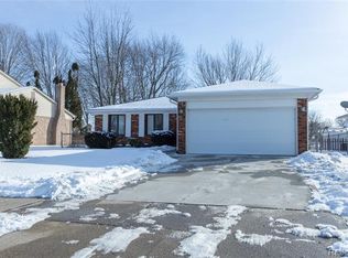 4804 Fox Hill Dr, Sterling Heights, MI 48310