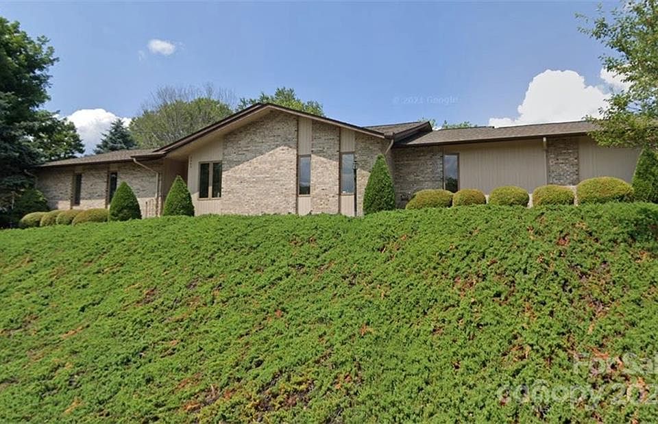 1st image of 3049 S Lakeshore Dr