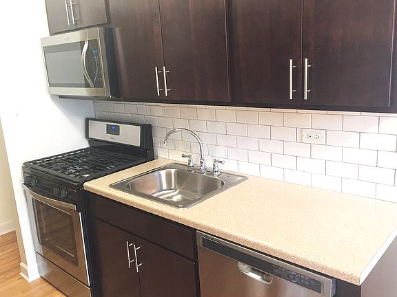 3rd image of 5958 N Kenmore Ave APT 301