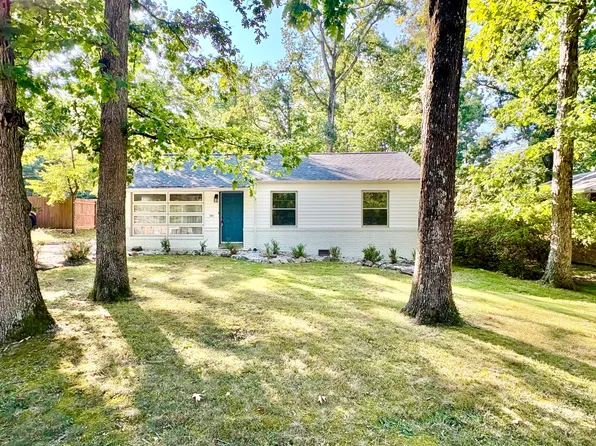 922 Ridgeway Ave, Signal Mountain, TN 37377