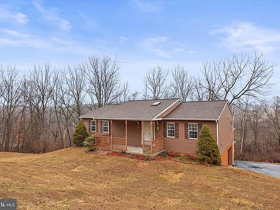 3rd image of 84 Lakeview Cir