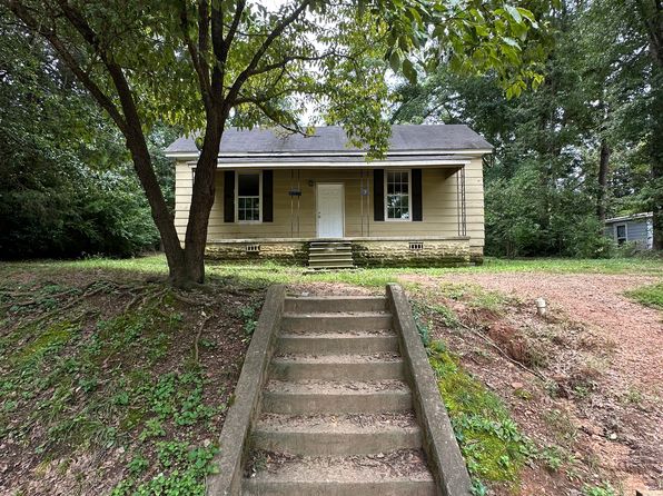 3 Dallas St