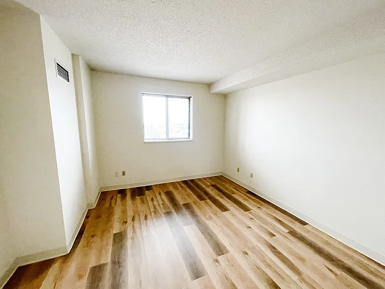 78 10th St E #2008 — Photo 7