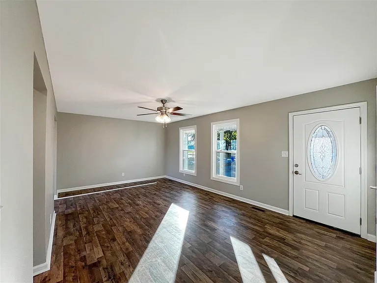 1248 Derek Dr — Photo 16