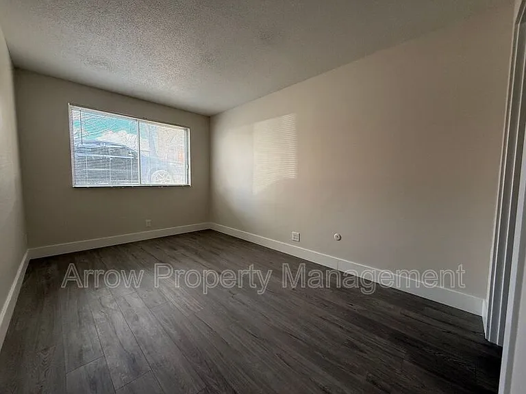 1315 F St #4 — Photo 7