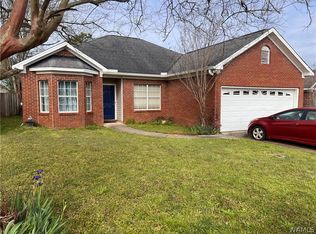 220 Azalea Ln, Moundville, AL