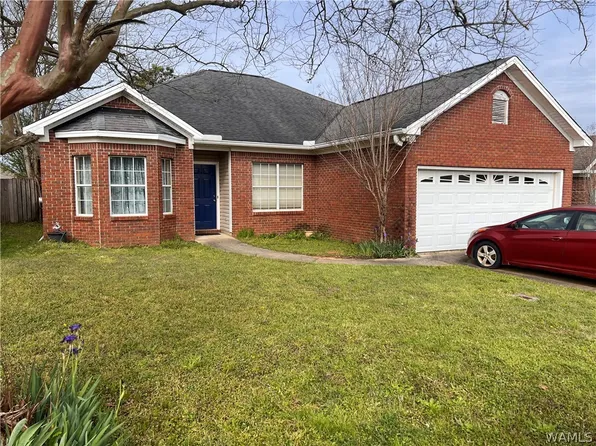 220 Azalea Ln, Moundville, AL 35474