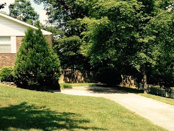 5th image of 724 White Oak Circle