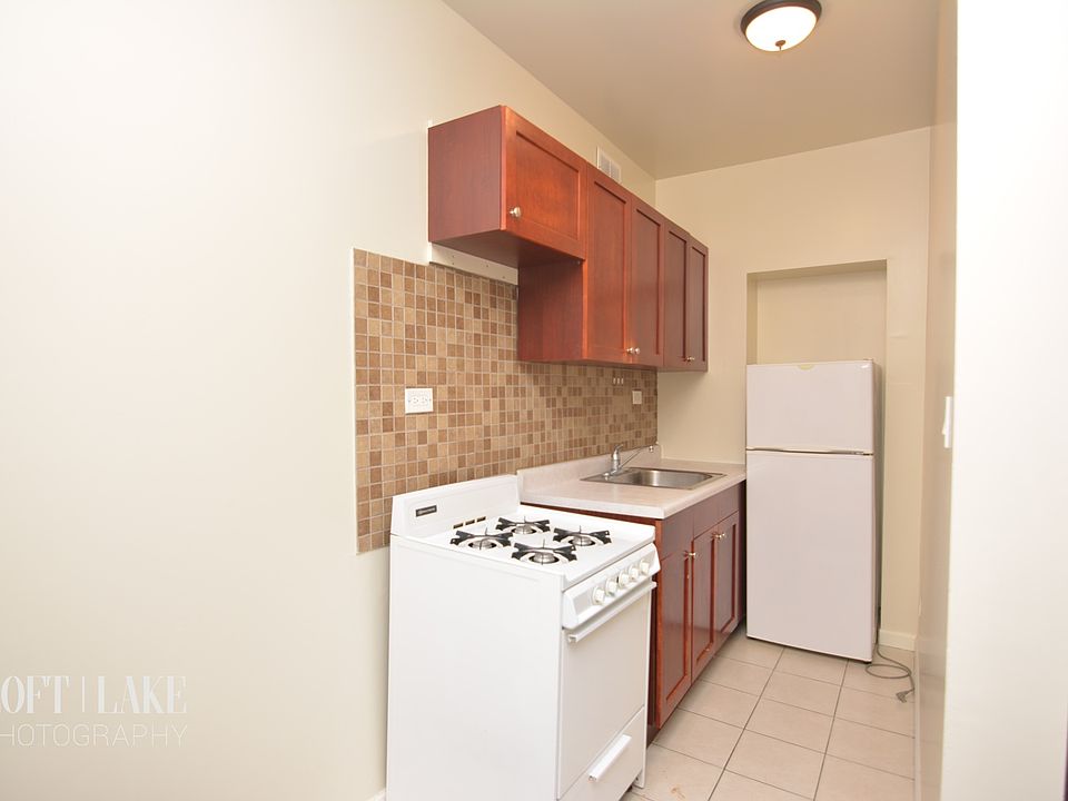 2nd image of 6250 N Winthrop Ave APT 105