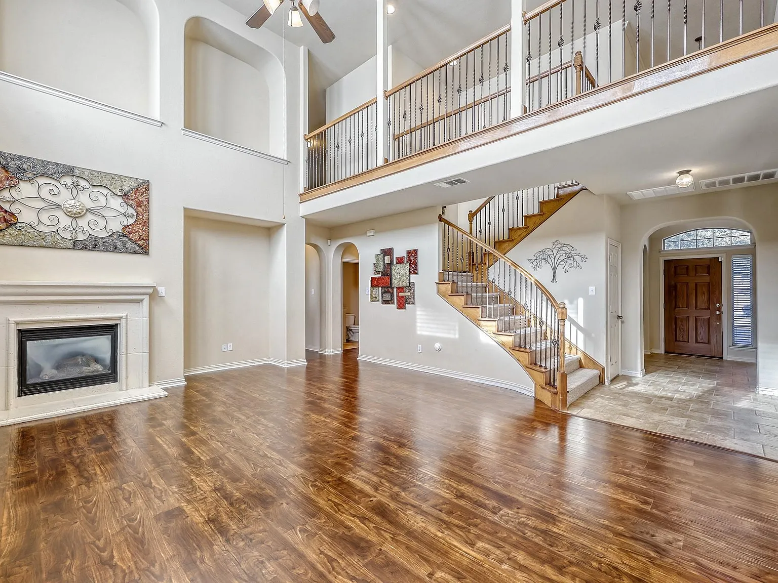 4 bed, 3.5 bath, 3796 sqft, $3,800 — Photo 3