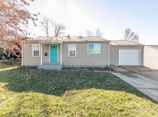 2712 Creve Coeur Mill Rd, Maryland Heights, MO