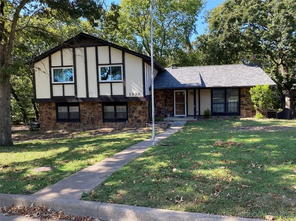 1329 Bynum Rd, Bartlesville, OK 74006