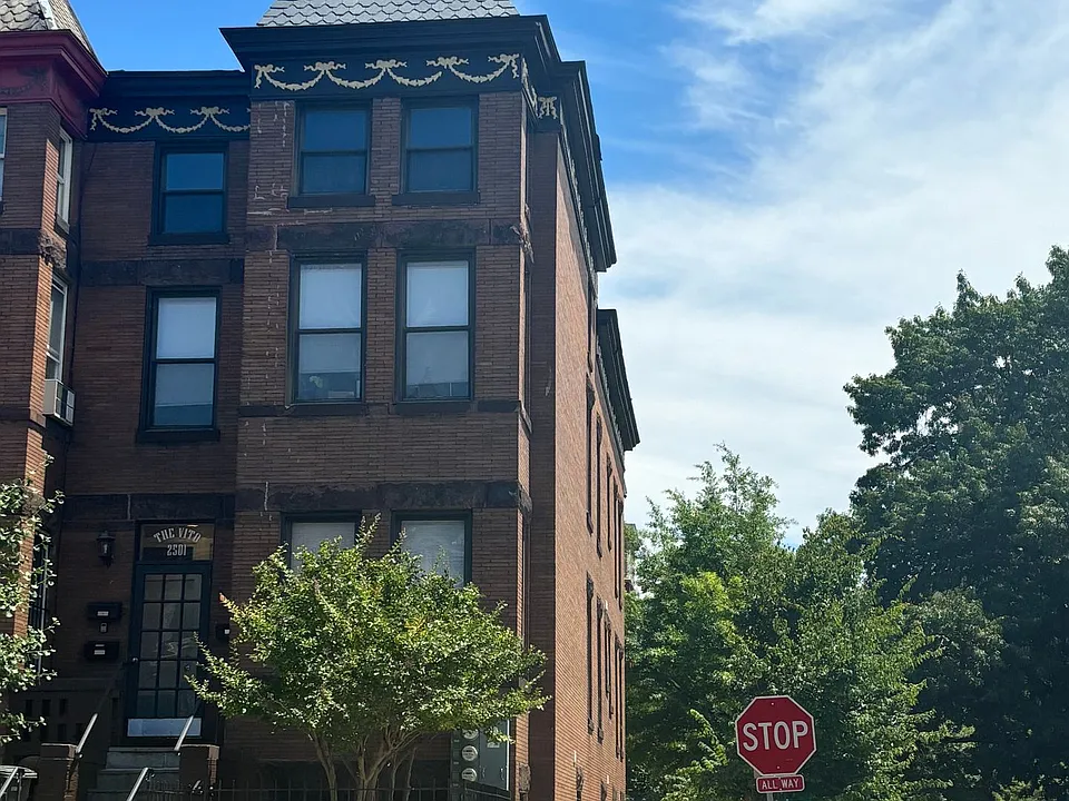 2501 17th St NW