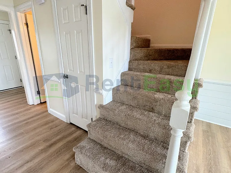 1838 Volvo Pkwy — Photo 14
