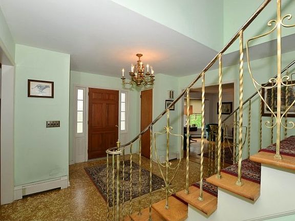 Main Entry w/Large Closets