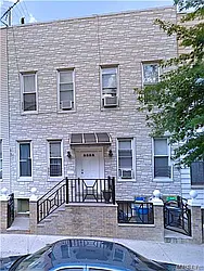 861 Woodward Avenue  image 1 of 6