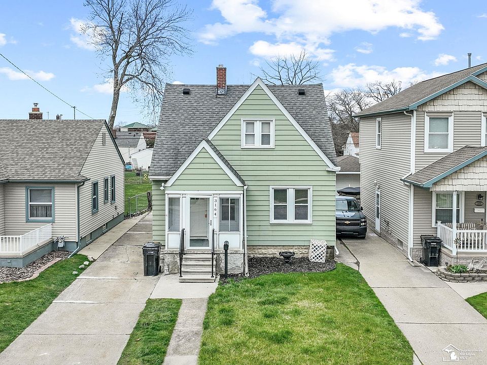 1st image of 3164 22nd St