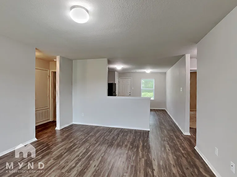 307 Westwood Dr — Photo 6