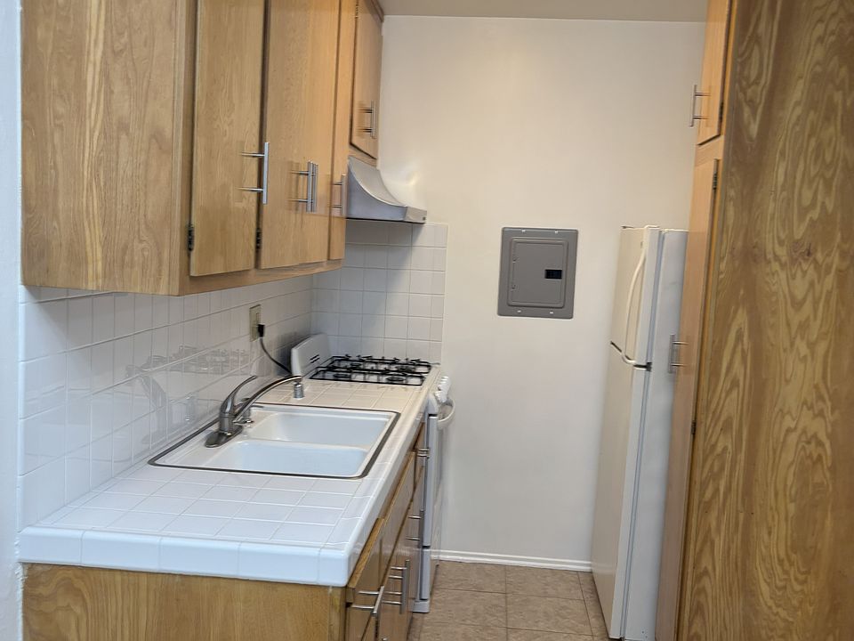 1st image of 2624 Marathon St APT 8