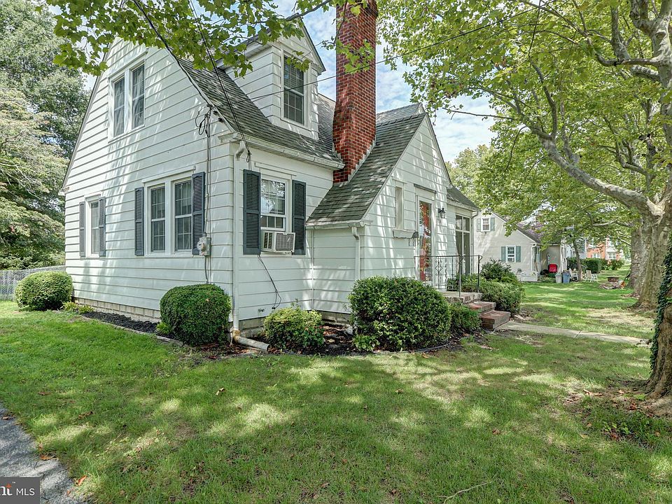 1st image of 304 Pine St