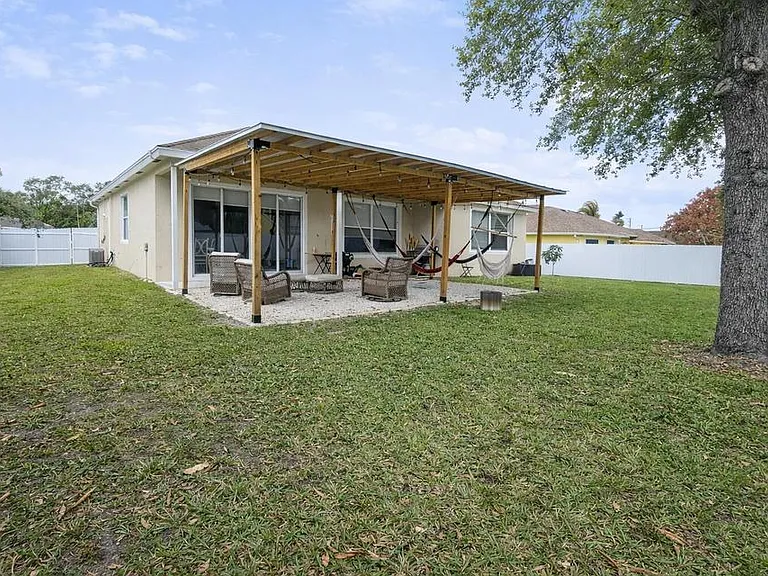 2481 SE Berkshire Blvd — Photo 7