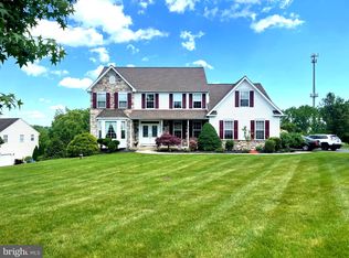 217 Clover Ln, Perkiomenville, PA 18074